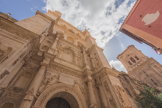 Granada Scavenger Hunt and Best Landmarks Self-Guided Tour - Return Point