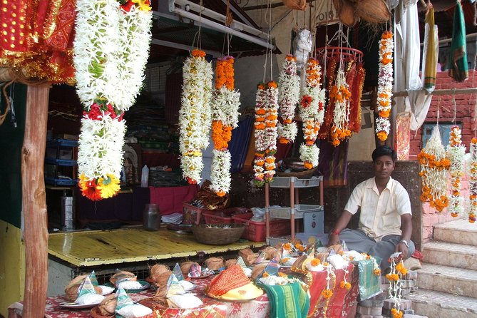 Guided Walking Tour of Divinity Jaipur - Guide Identification Details