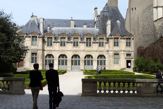 Half-Day Private Tour Marais, Eiffel Tower and Seine River Cruise - Important Notes