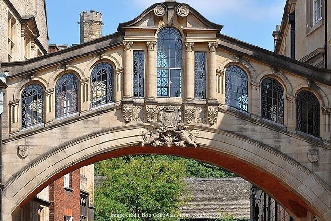Highlights of Oxford Private Tour With College Visit & Drinks - Pricing and Booking Details