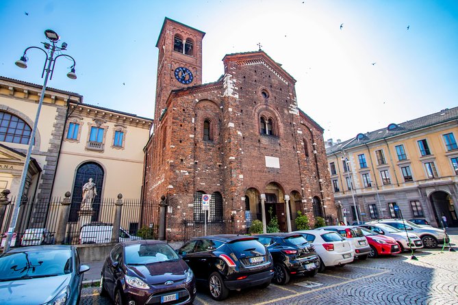 Historic Milan: Exclusive Private Tour With a Local Expert - Why Choose a Private Tour