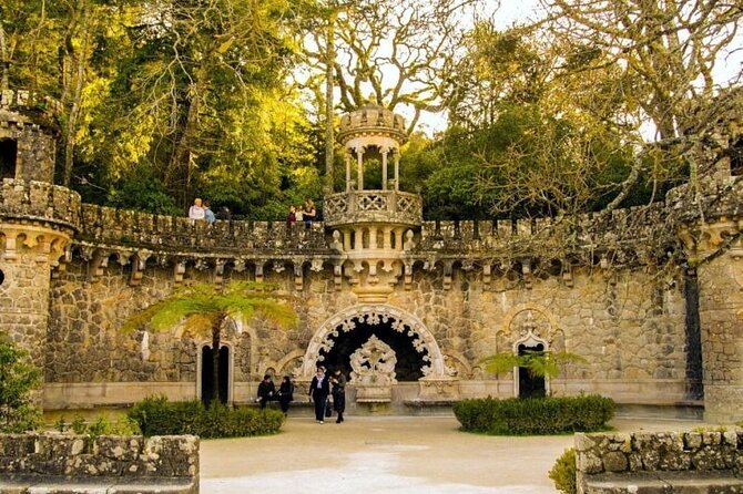 Hop-on & Hop-off Ticket From and To Lisbon Sintra - Accessibility Considerations