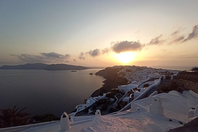 Iconic Highlights Tour in Santorini - The Sum Up