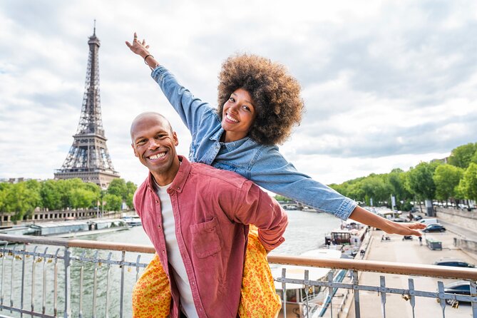 Inspiring Paris Walking Tour for Couples - Seine River Cruise