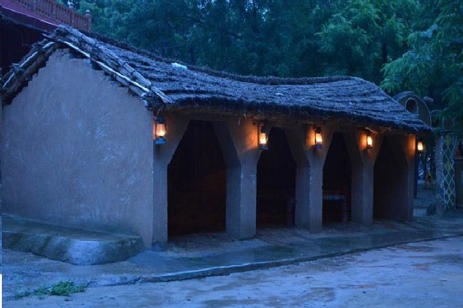 Jaipur Full-Day Tour With Dinner at Chokhi Dhani Village - Meeting and Pickup