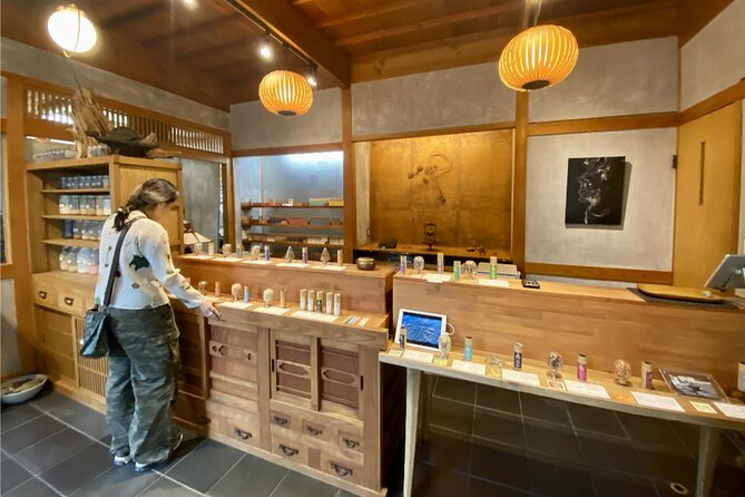 Japanese Incense Tour in Kyoto - Maximum Traveler Limit