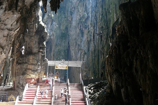 Kuala Lumpur Tour: Skybrige at Twin Tower & Batu Caves W/Lunch & Selangor Pewter - The Sum Up