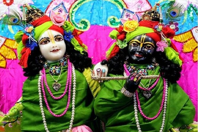 Mumbai: the Spiritual & Colorful Morning Tour With Breakfast - Colorful Market Exploration