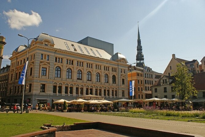 Old and New Riga 2 Hours Walking Tour - Dome Square Exploration