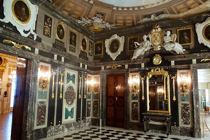 Old Town With Royal Castle + Palace of Culture&Science: PRIVATE TOUR /Pick-Up/ - Accessibility Information