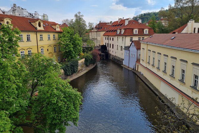 One-Day Private Guided Sightseeing Prague Tour - Meeting and Pickup Options
