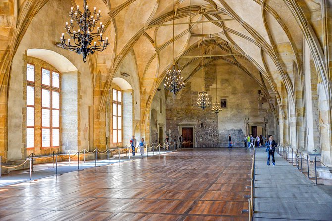 Prague Castle: Brief Introduction & Entrance Ticket - Booking Information and Price