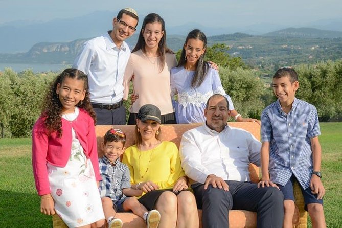 Private Photo Session With a Local Photographer in Lake Garda - Group Size & Price