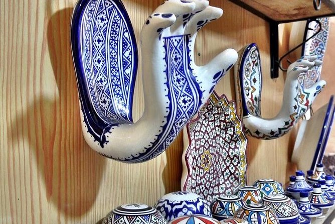 Private Shopping Walking Tour for Girls in Fez - Private Transportation
