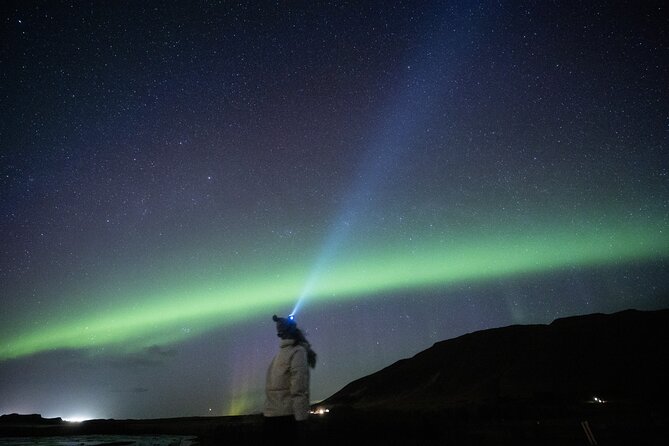 PRIVATE Spanish Northern Lights Experience for 8 People - Inquiries and Assistance