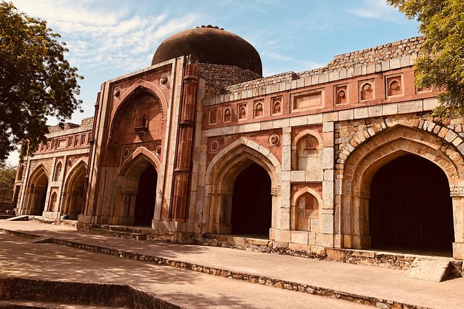 Qutub Minar & Mehrauli Temple/Market - Accessibility