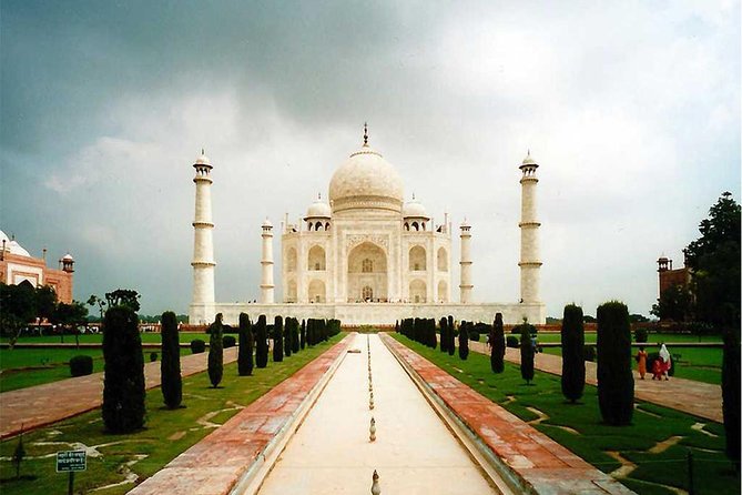 Same Day Agra Tour From Ahmedabad With Return Flight