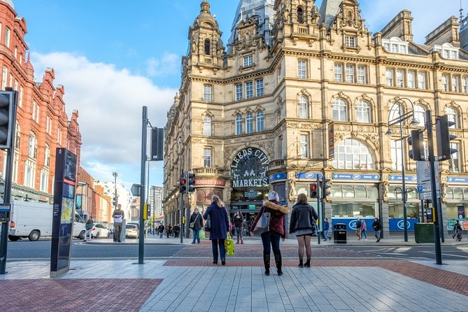 Self Guided Adventure Hunt: Leeds Landmarks! - Solve Clues for Fun Exploration