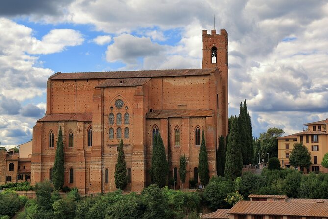Siena's Romantic Tales: Love Stories at Piazza Del Campo - Romance at Sienas Central Square