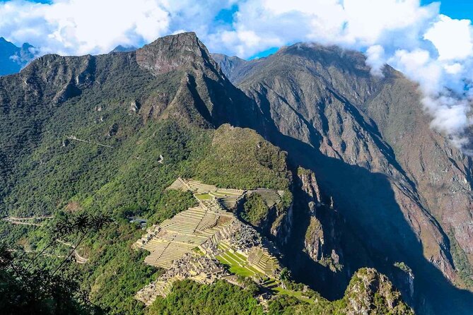 Transfer From Cusco Airport to the Sacred Valley - The Sum Up