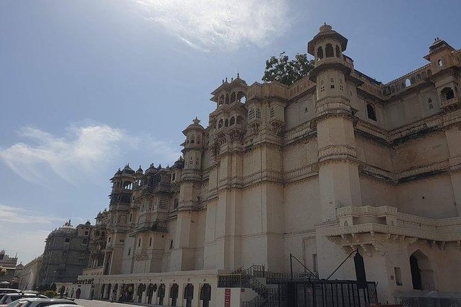 Udaipur: Full Day City Tour With Boat Ride at Lake Pichola - Sightseeing Locations