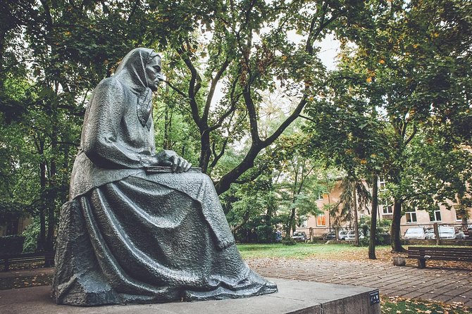 Vilnius: The Women of Vilnius 2-Hour Tour - Accessibility Information