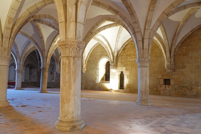 Visit Batalha, Alcobaça, Nazaré, and Óbidos on a Private Tour From Fátima - Visit Óbidos