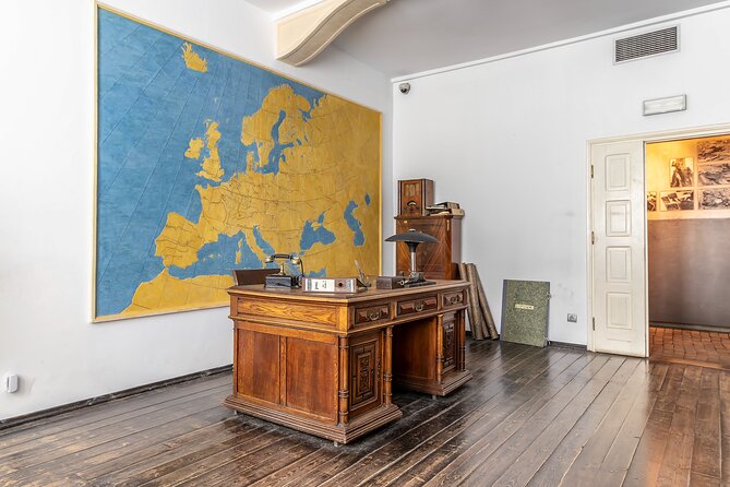 Vistula Short Cruise and Schindlers Factory Tour in Krakow - Tour Experience