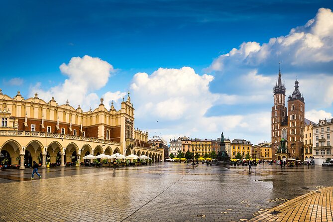 Wawel Cathedral, Old Town, St. Marys Church & Underground Museum - Meeting Point Information