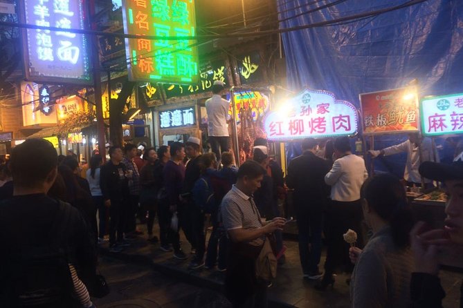 Xian Hidden Delicious Food Night Tour With English Speaking Guide 3hours - Group Size Variations