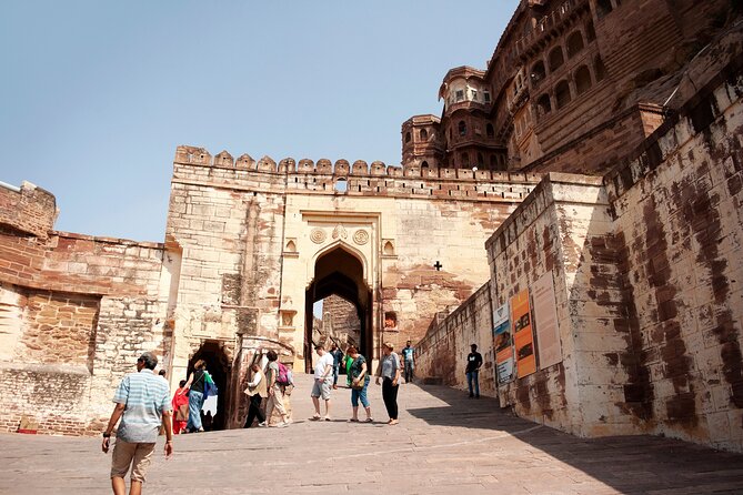 10-Day Delhi, Jodhpur, Agra & Varanasi Tour - Pricing and Group Size Information