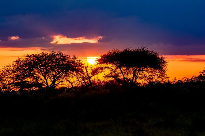11-Day Private Lake Hopping Tour in Safari - Meals Included