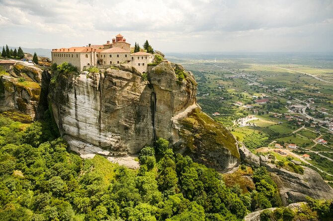2 Day Private Tour to Thermopylae,Meteora,Ancient Plevrona,Oiniades and Delphi - Transportation Details