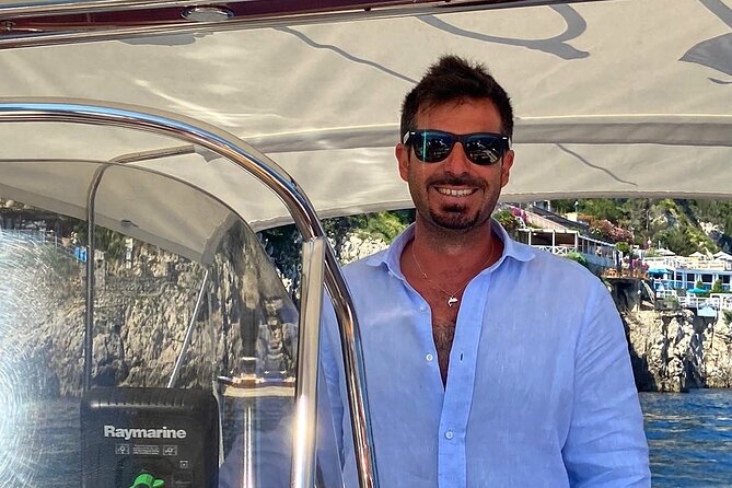 2-Hour Private Boat Tour to the Natural Beauties of Capri - Meeting and Pickup