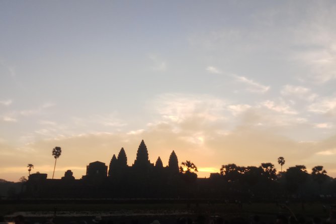 3-Day Cycling Tour In Siem Reap Angkor - Dining Experiences