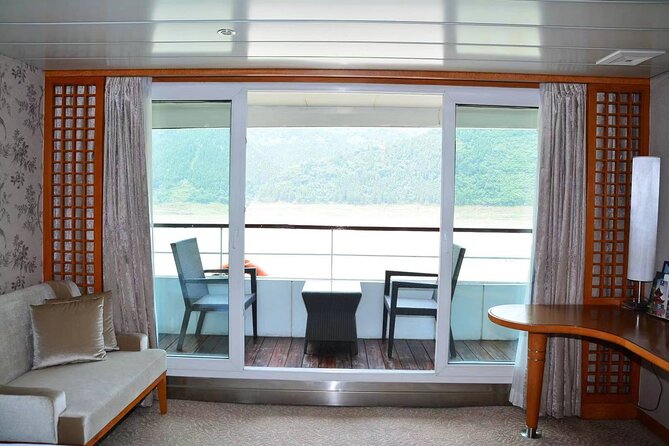 4D3N Yangtze River Cruise:Chongqing to Yichang by Yangzi Explorer - Frequently Asked Questions