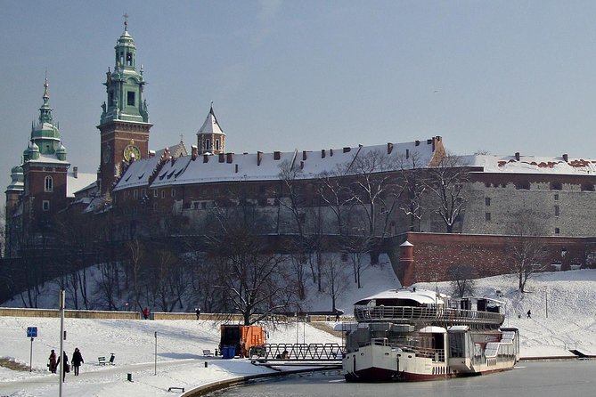 5 Days in Krakow and Zakopane During Winter: Transfers, Tours and Accommodation - Exploring Krakows Old Town and Jewish District