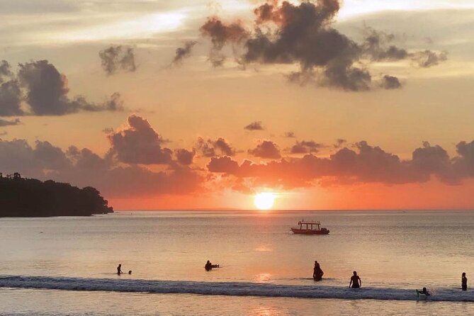 6 Hours Private Uluwatu Sunset Tour With Jimbaran Seafood Dinner - Additional Notes