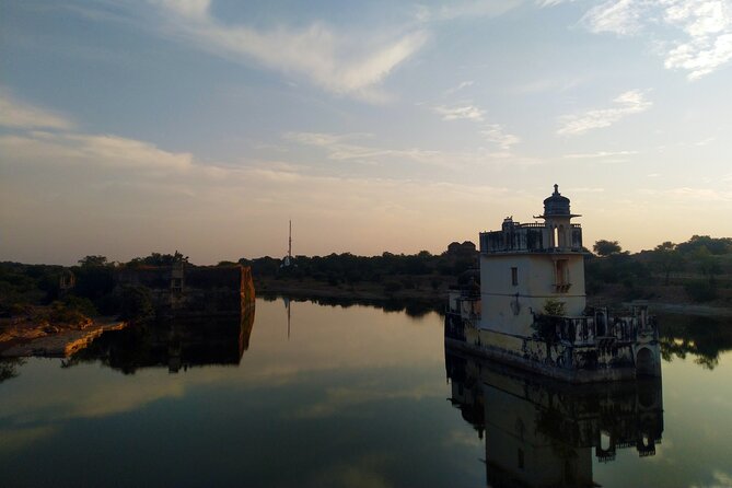 A Day Trip of Chittorgarh Fort From Udaipur With Guide Service - Additional Details