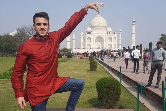 Agra Honeymoon Tour With Roof Top Dinner - Romantic Highlights