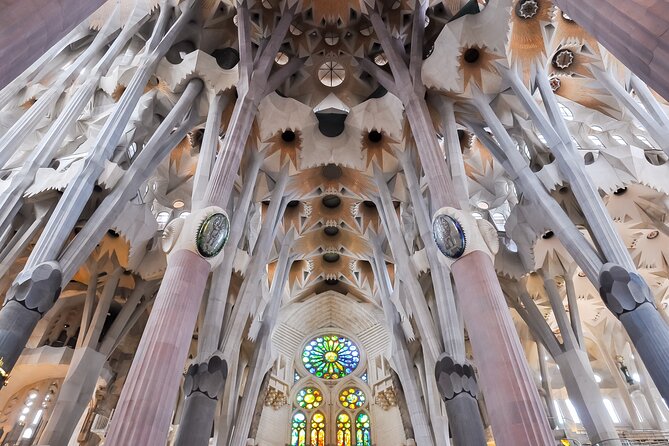 Barcelona Modernist Architecture and Art Guided Walking Tour - Group Size Limit