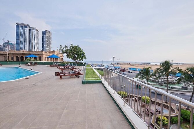 COLOMBO CiTY TOUR WITH YOUR OWN PLANS & PROFESSIONAL DRIVER - Customizable Itinerary Options