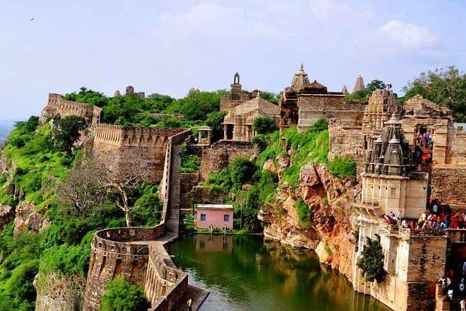 Day Trip to Chittorgarh Fort From Udaipur With Drop At Jaipur Including Lunch - Lunch Inclusion