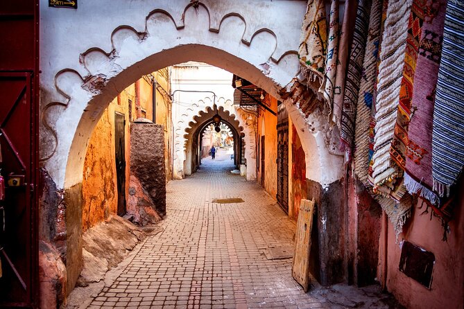 From Casablanca to Marrakech: A Day of History and Culture - Souvenir Shopping Opportunities