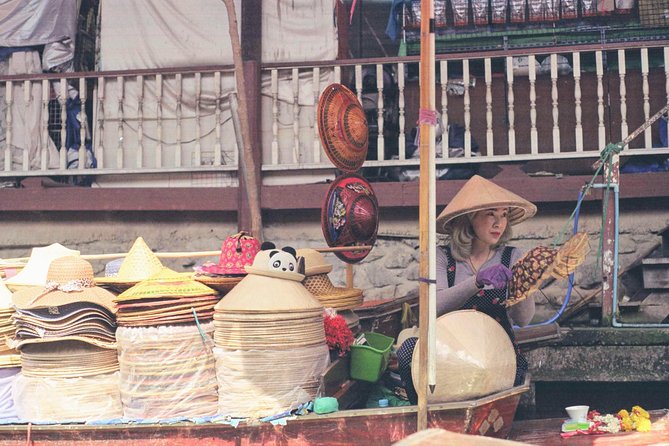 Fullday Damnoen Saduak Floating Market and Bridge Over River Kwai - Highlights of the Tour