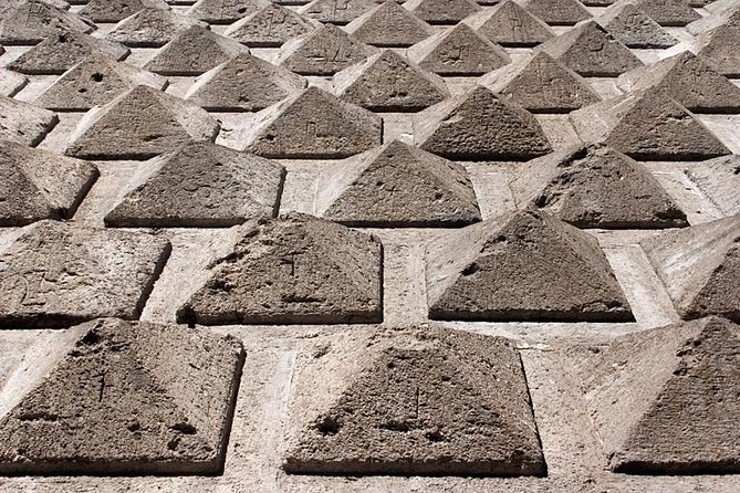 Historical Naples With Final Aperitif: Culture, History & Food - Meeting Details