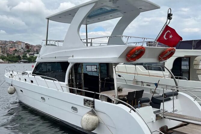 Istanbul Private Luxury Yacht on Bosphorus 14 Meter(46 Feet) - Price and Cancellation Policy