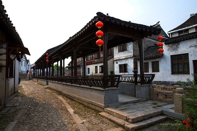 Luzhi Ancient Water Town Private Tour From Suzhou With Lunch - Pricing and Booking