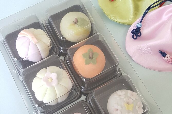 Making BeanPaste Rice Cake Experience in Seoul - Inclusions and Packing