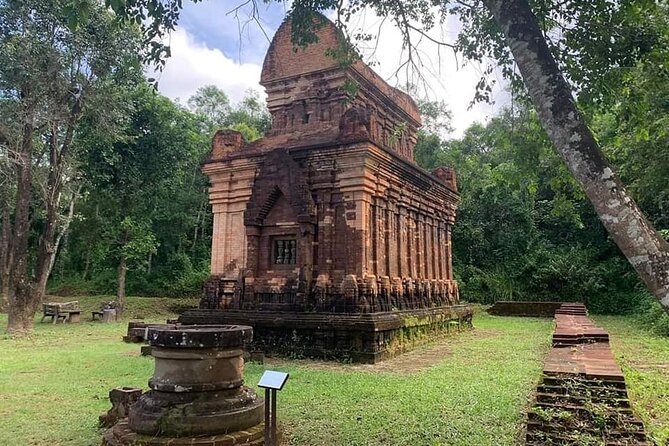 My Son Sanctuary & Back by Private Boat From Hoi an or Da Nang - Meeting and Pickup